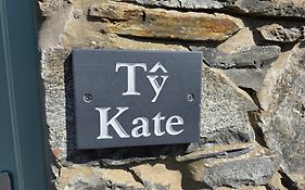 Pet Friendly Two Bedroom Cosy Cottage